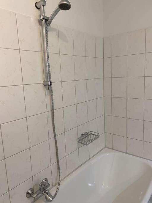 4 Zimmer Wohnung Mit 6 Betten Nahe Hamburg Glinde  Exterior foto