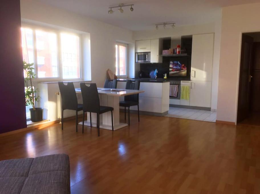 4 Zimmer Wohnung Mit 6 Betten Nahe Hamburg Glinde  Exterior foto